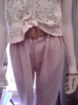 detail ceinture pantalon facon lin