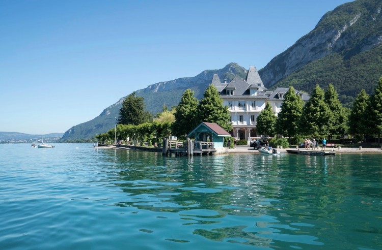 le pavillon des fleurs bord lac annecy  1 