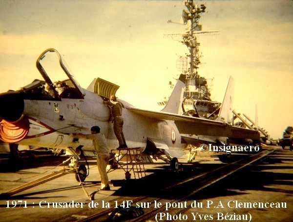 Crusader de la 14F en 1971 sur le Clemenceau . A1