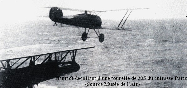 Hanriot decollant d une tourelle du cuirasse Paris