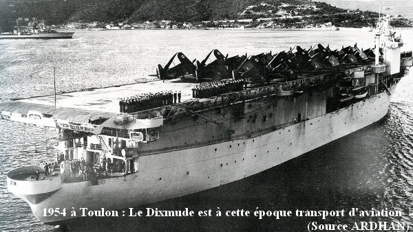 1954 le Dixmude a Toulon en tant que transport avia