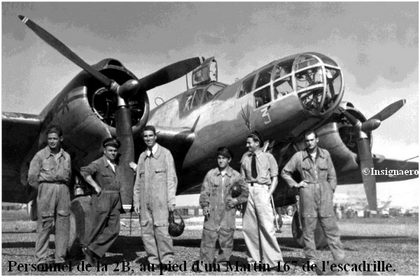 Personnel de la  2B devant un Martin 167 de l escadrille