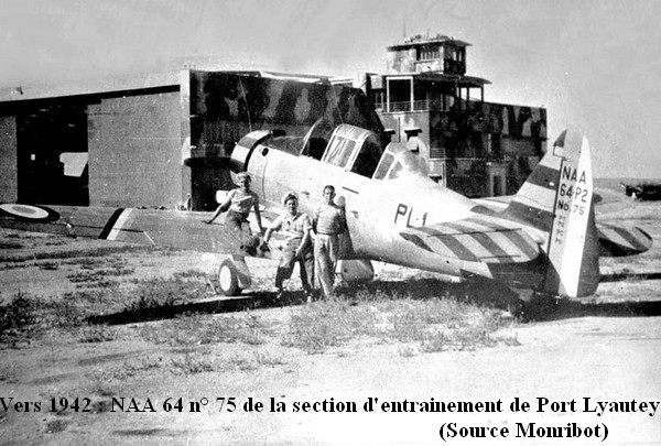Vers 1942 NAA 64 de la section d entrainement de Port Lyautey
