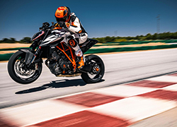 2019 KTM 1290 Super Duke R1 copie